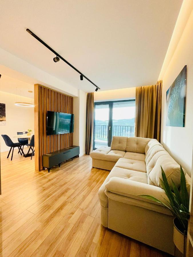 Apartment 19th Floor